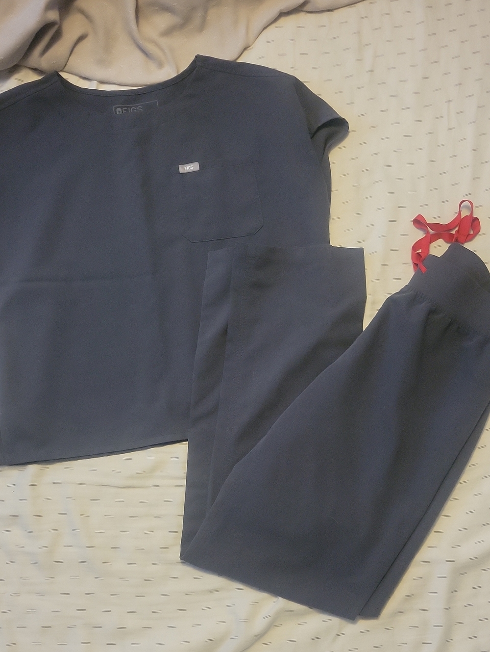 Figs Grey Set with Red Drawstring
